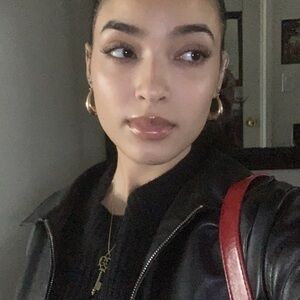 Meet your Posher, Nayeli